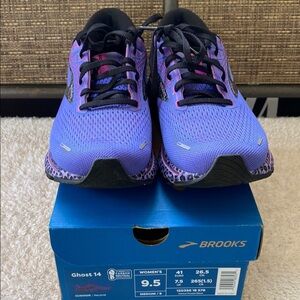 Brooks Purple Sneakers Modern Athletic Design